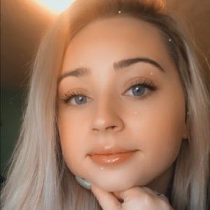 Meet your Posher, Genevieve